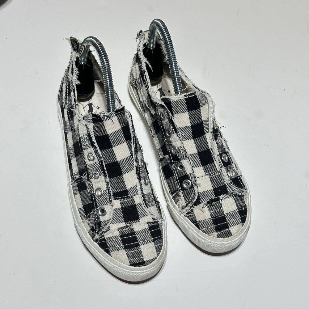 👉 Corkys Babalu Black White Plaid Distressed Slip-On Sneakers  Women’s – Size 6